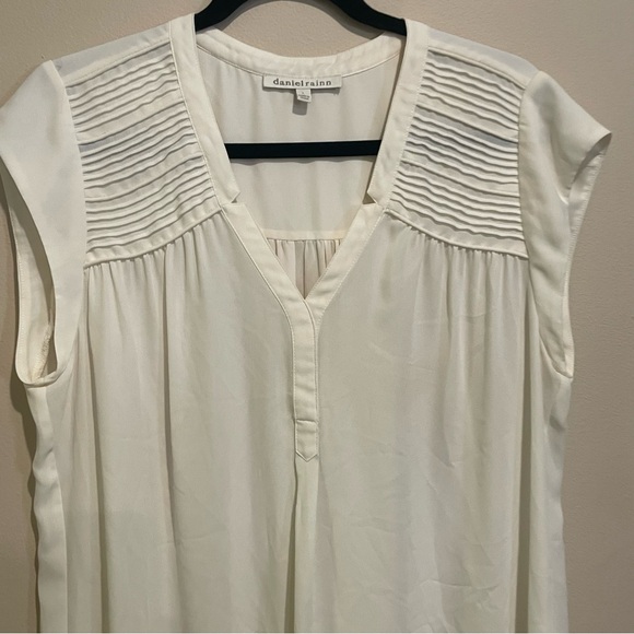 Daniel Rainn classic short sleeve blouse, off white, size Large - Picture 6 of 8